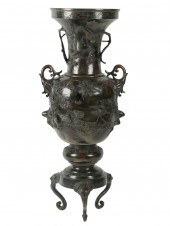 LARGE JAPANESE BRONZE URNLarge
