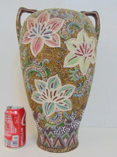 LARGE JAPANESE MORIAGE VASE WI