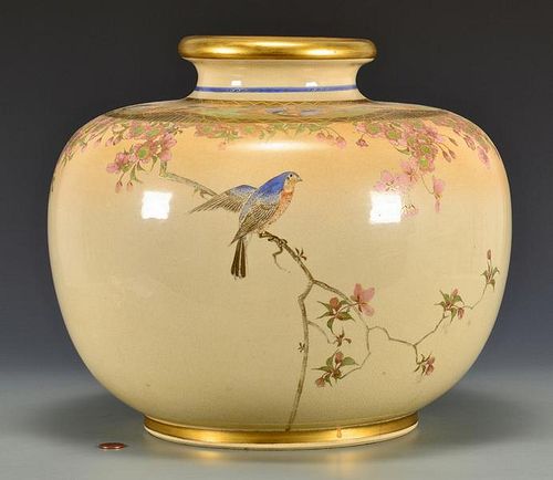 LARGE JAPANESE PORCELAIN URNLarge