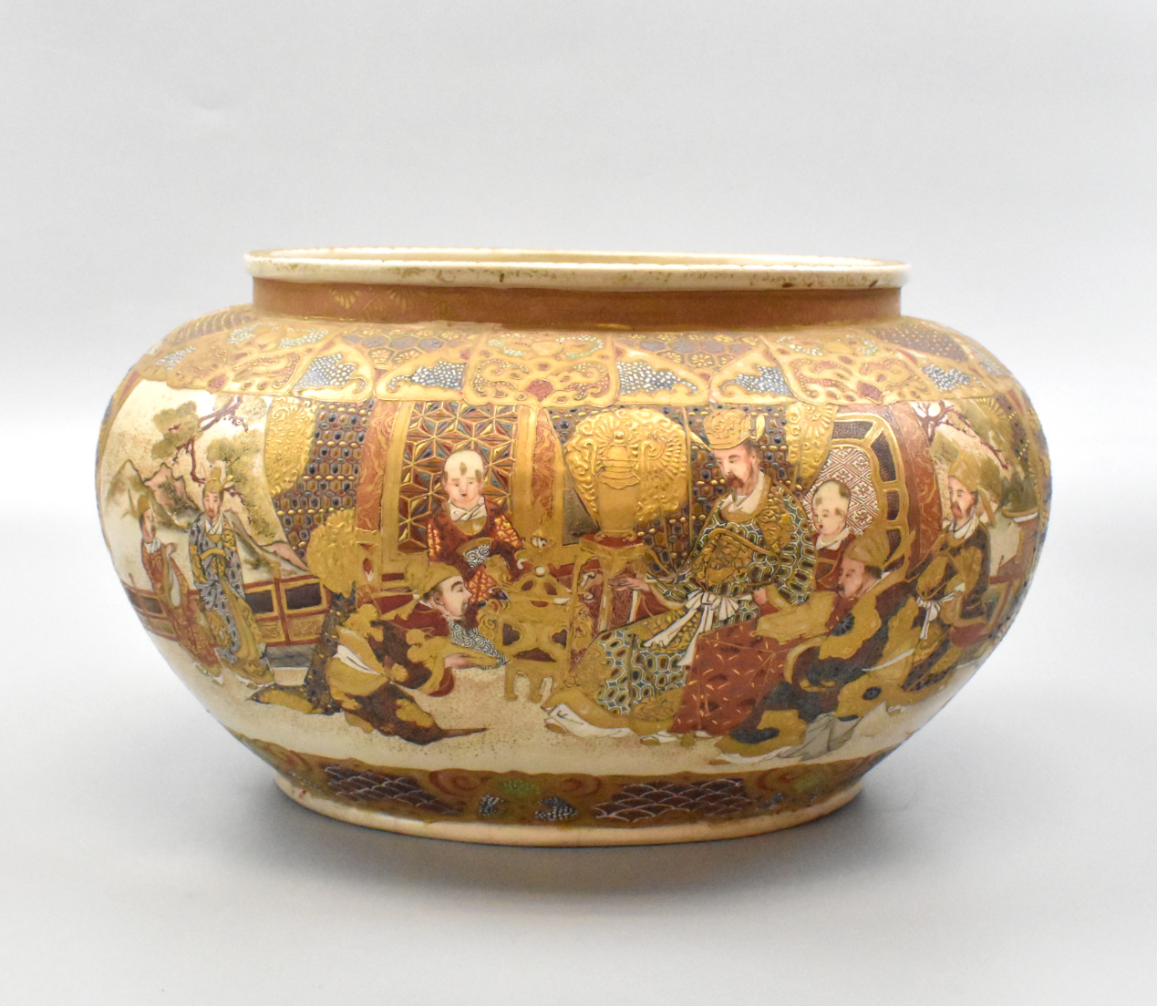 LARGE JAPANESE SASTUMA JAR W/