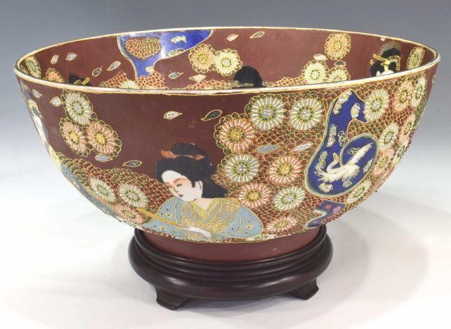 LARGE JAPANESE SATSUMA DESIGN