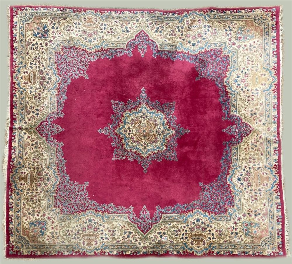LARGE KERMAN WOOL RUGLARGE KERMAN