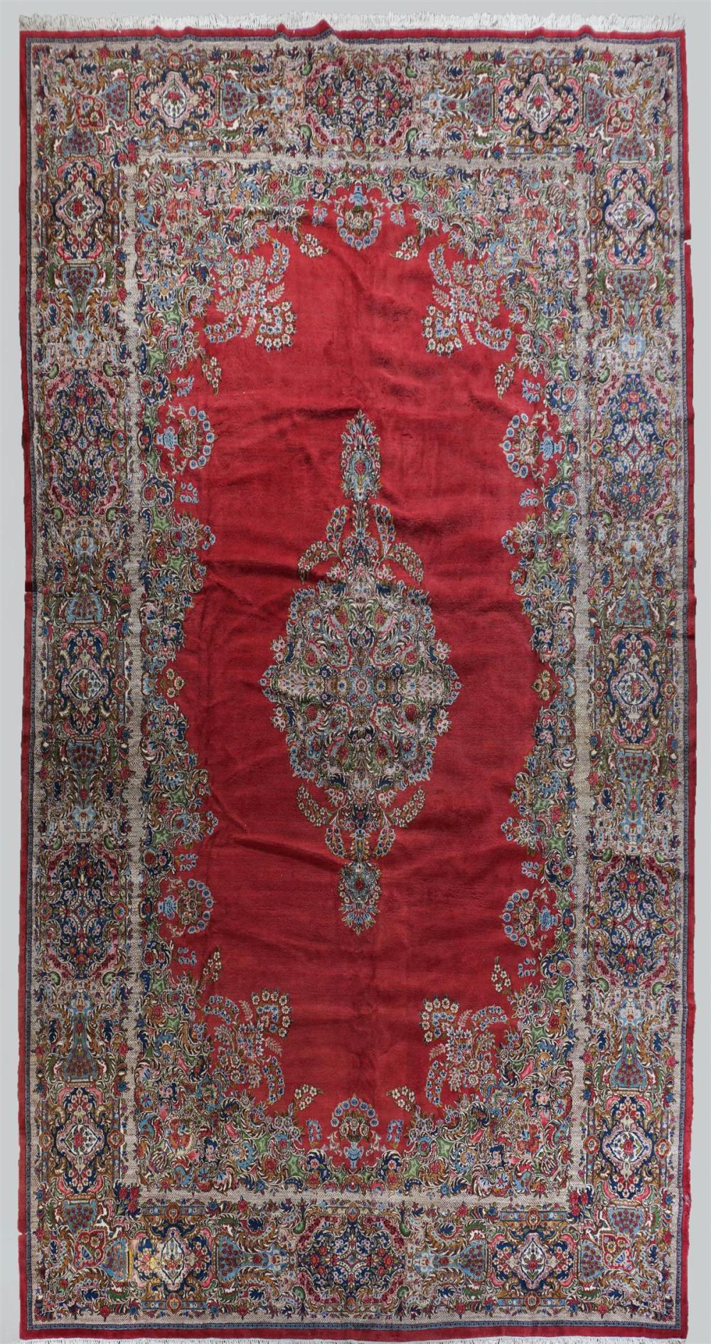 LARGE KERMAN WOOL RUGLARGE KERMAN