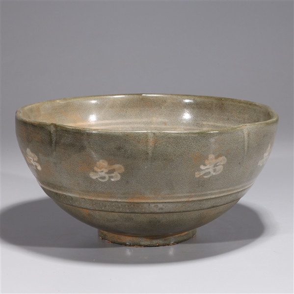 Large Korean celadon glazed bowl
