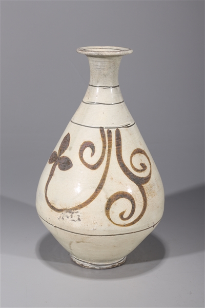 Large Korean straw and chestnut