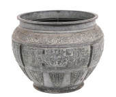 LARGE LEAD PLANTER<br>Large le