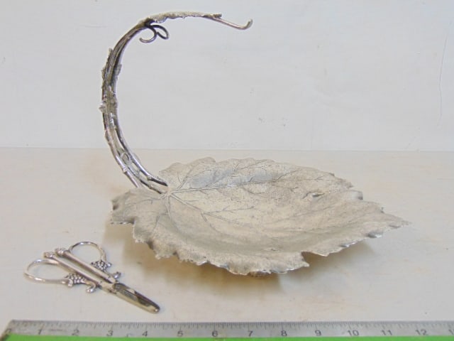 LARGE LEAF SHAPED STERLING SILVER
