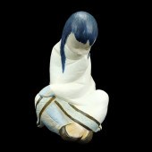 LARGE LLADRO ESKIMO GIRL FIGUR