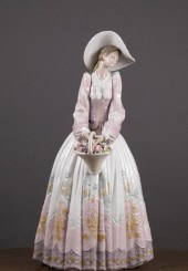 LARGE LLADRO FIGURAL PORCELAIN