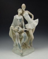 LARGE LLADRO FIGURE ''ROMANCE'