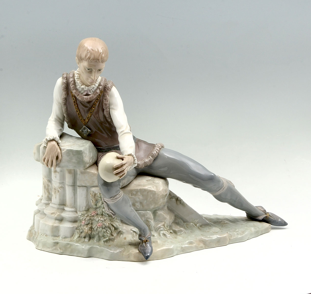 LARGE LLADRO ''HAMLET'' FIGURINE: