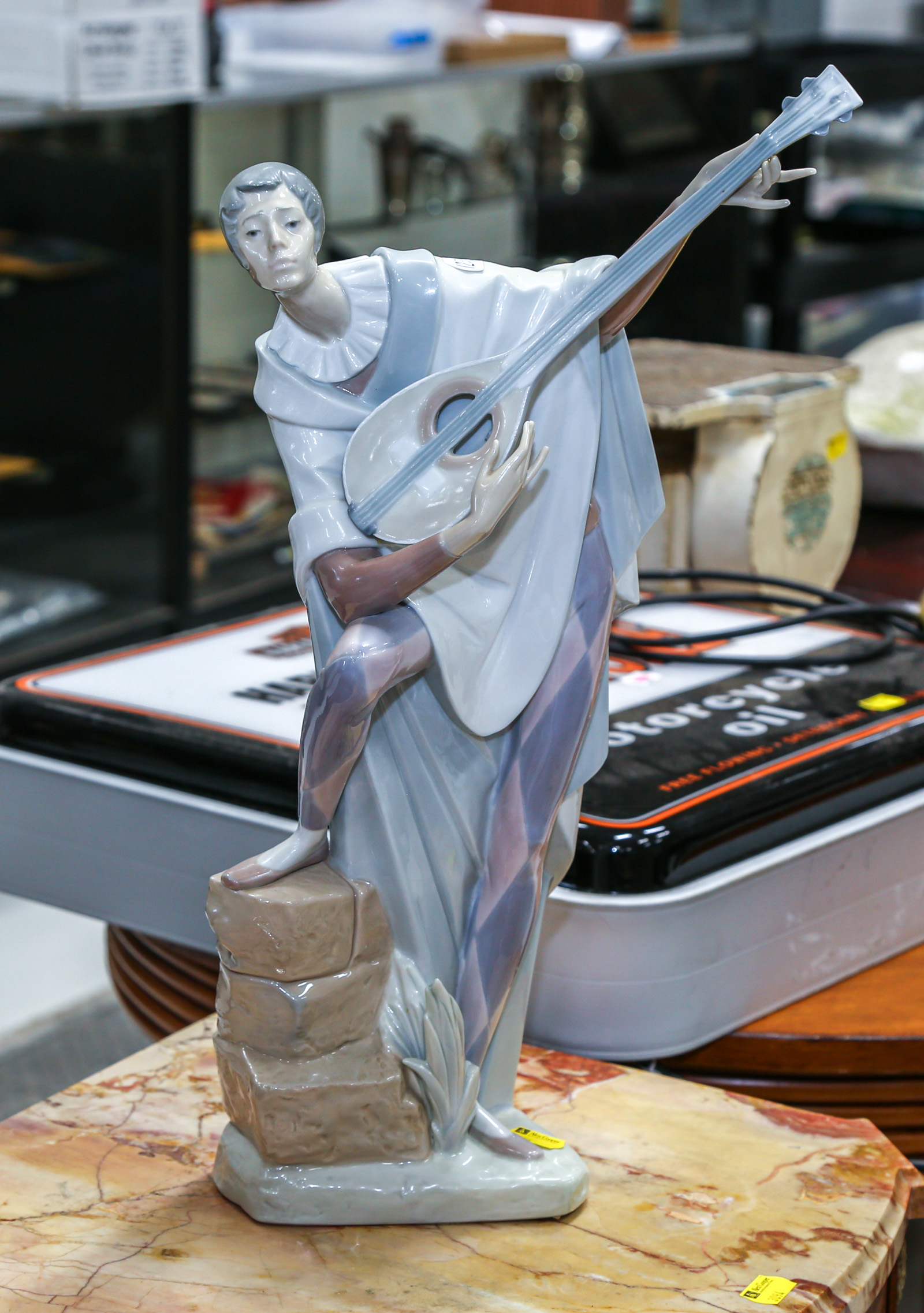LARGE LLADRO PAINTED PORCELAIN LUTE