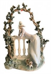LARGE LLADRO PORCELAIN FIGURE,