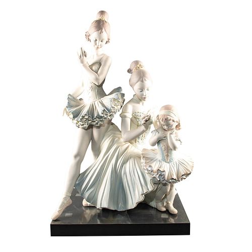 LARGE LLADRO SCULPTURE, LOVE FOR