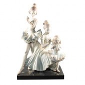 LARGE LLADRO SCULPTURE, LOVE F