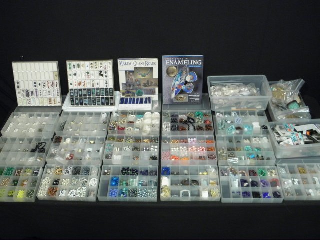 Large lot of assorted jewelry