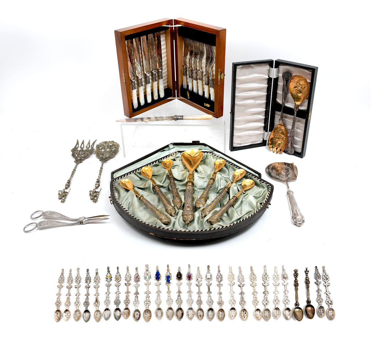LARGE LOT PRESENTATION CASED