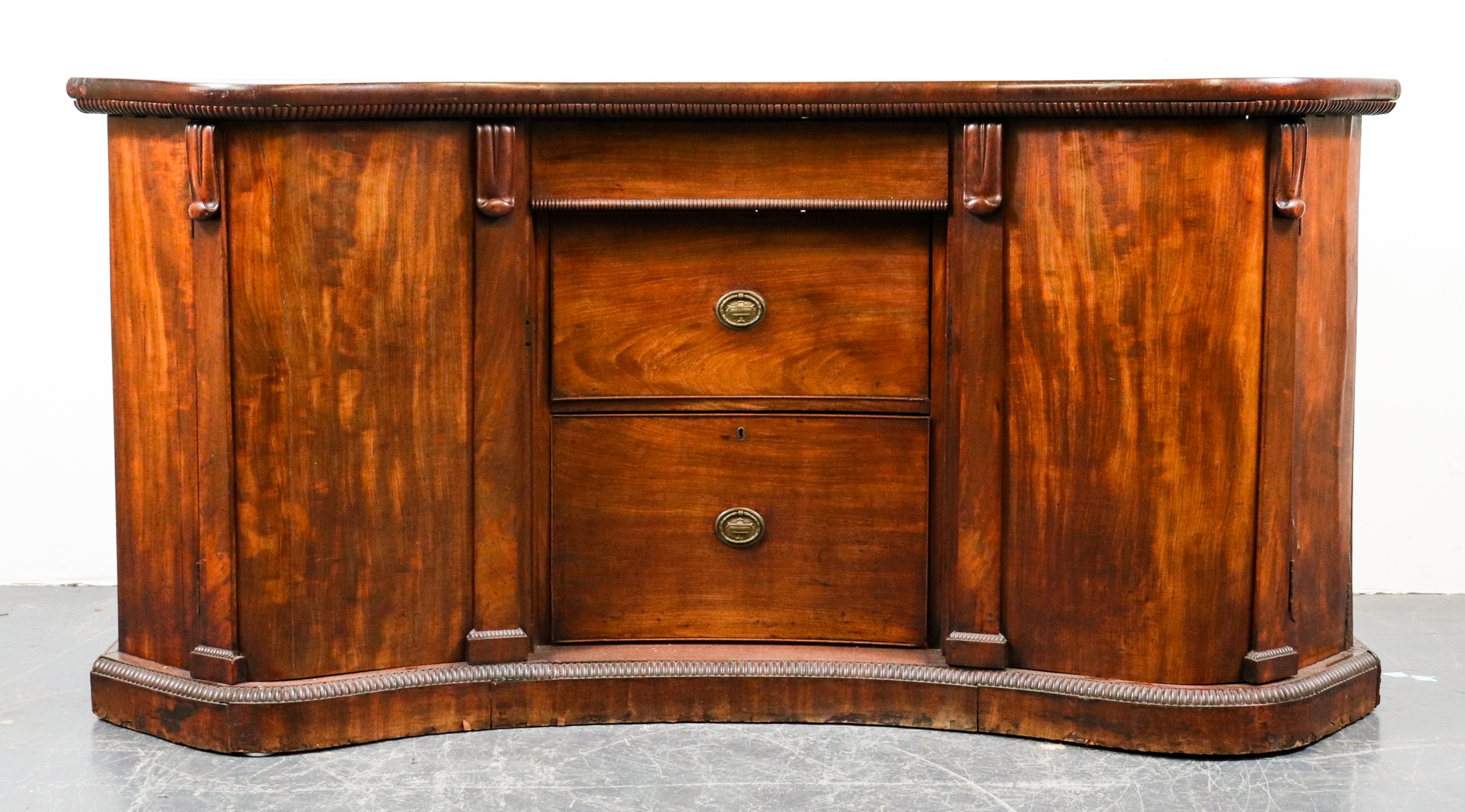 LARGE MAHOGANY BUFFET / SIDEBOARD