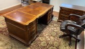 LARGE MAHOGANY EXECUTIVE DESK