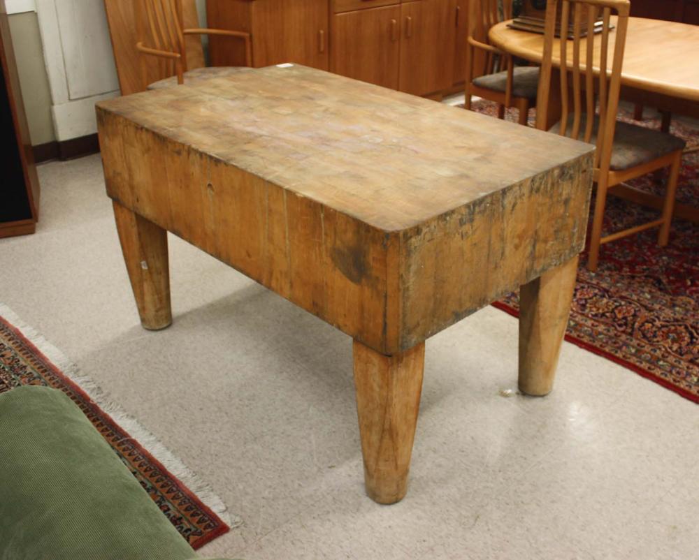 LARGE MAPLE BUTCHER BLOCK,