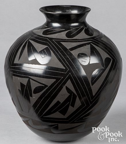 LARGE MATA ORTIZ PUEBLO INDIAN