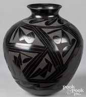 LARGE MATA ORTIZ PUEBLO INDIAN