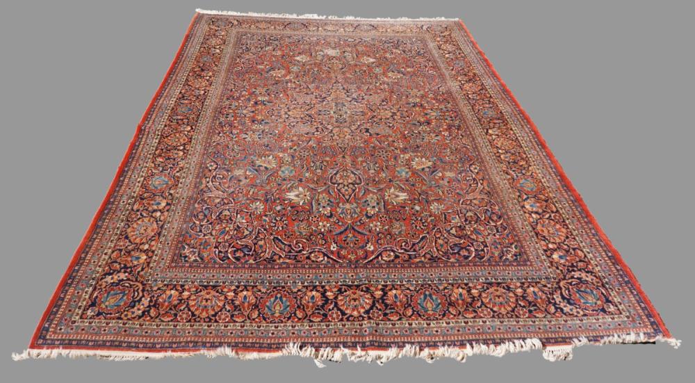 LARGE MEDALLION WITH DROPS WOOL