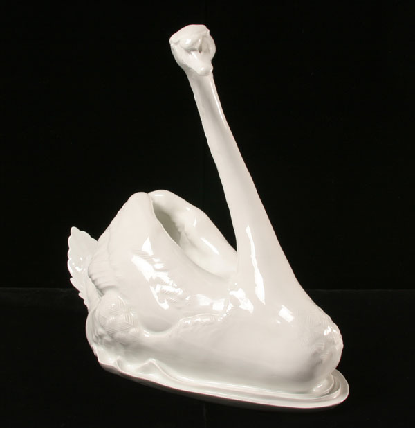 Large Meissen porcelain swan