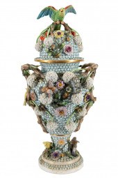 LARGE MEISSEN SCHNEEBALLEN POR