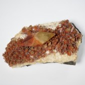 LARGE MINERAL CRYSTAL SPECIMEN