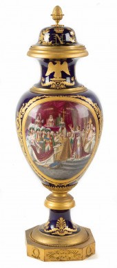 LARGE NAPOLEON SèVRES STYLE OR