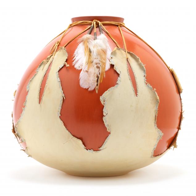 LARGE NATIVE AMERICAN POTTERY