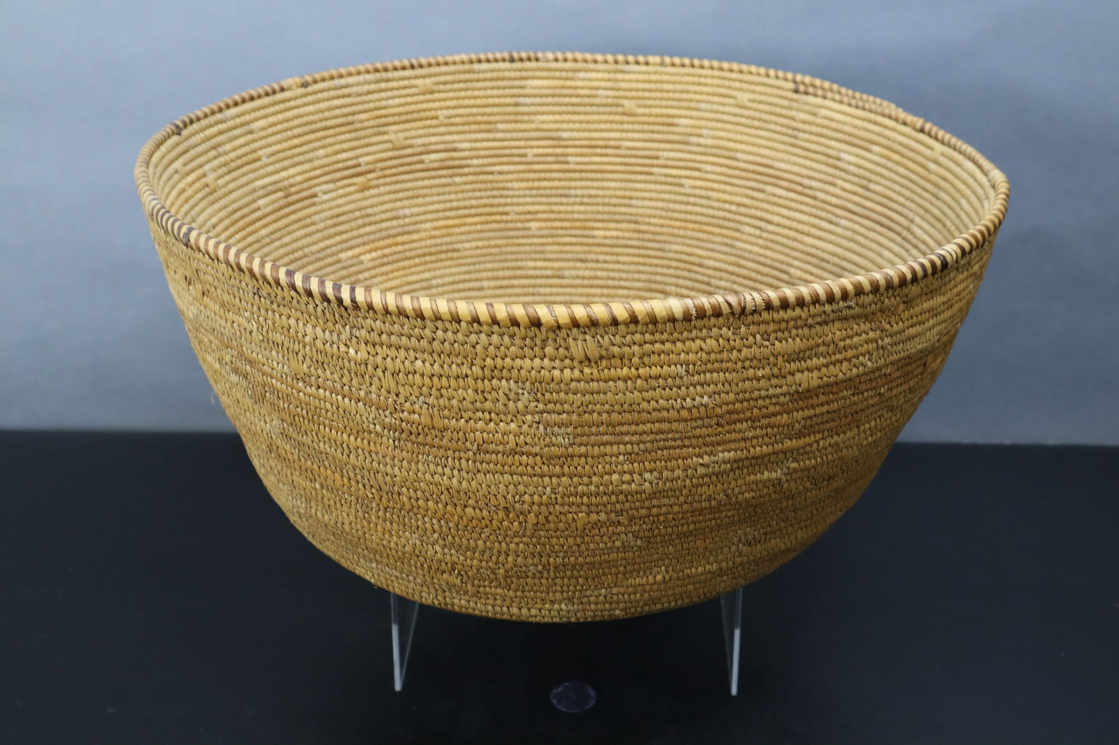 LARGE NATIVE AMERICAN STYLE WOVEN