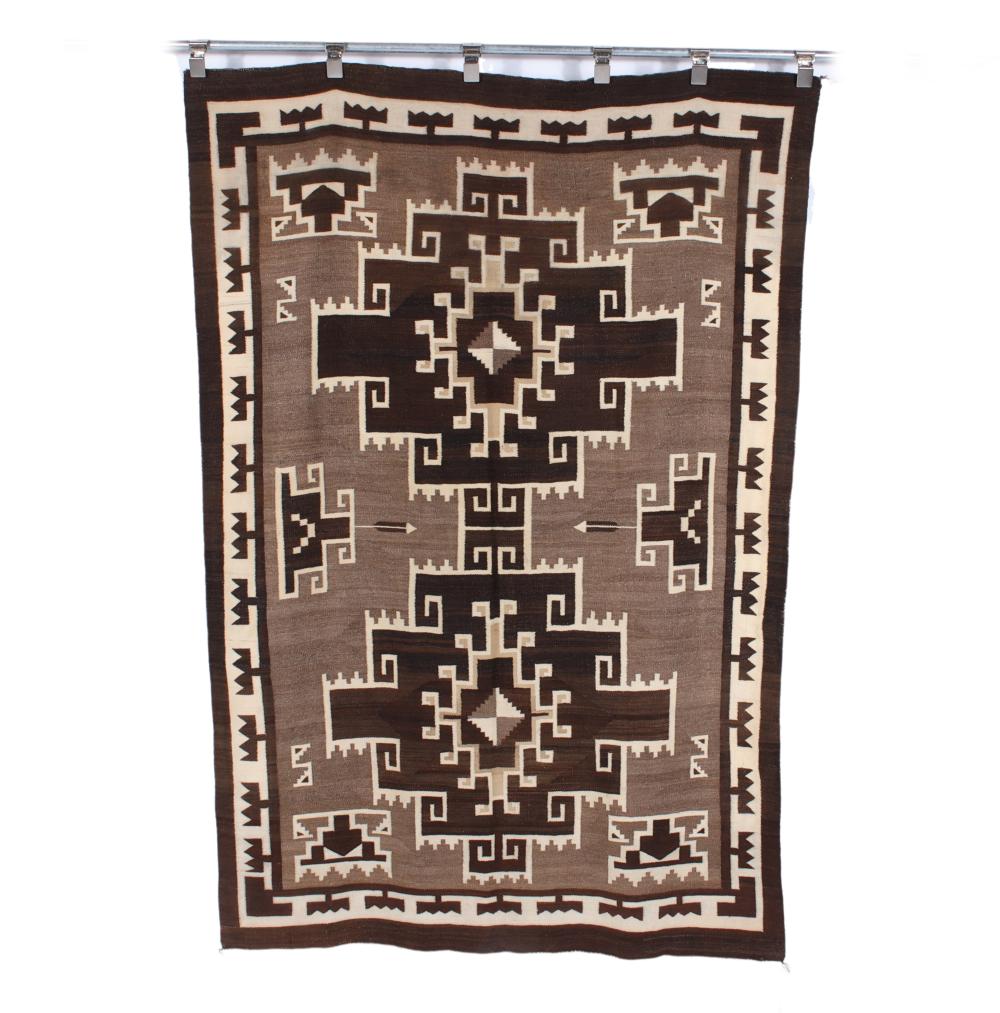 LARGE NAVAJO DOUBLE DIAMOND HAND