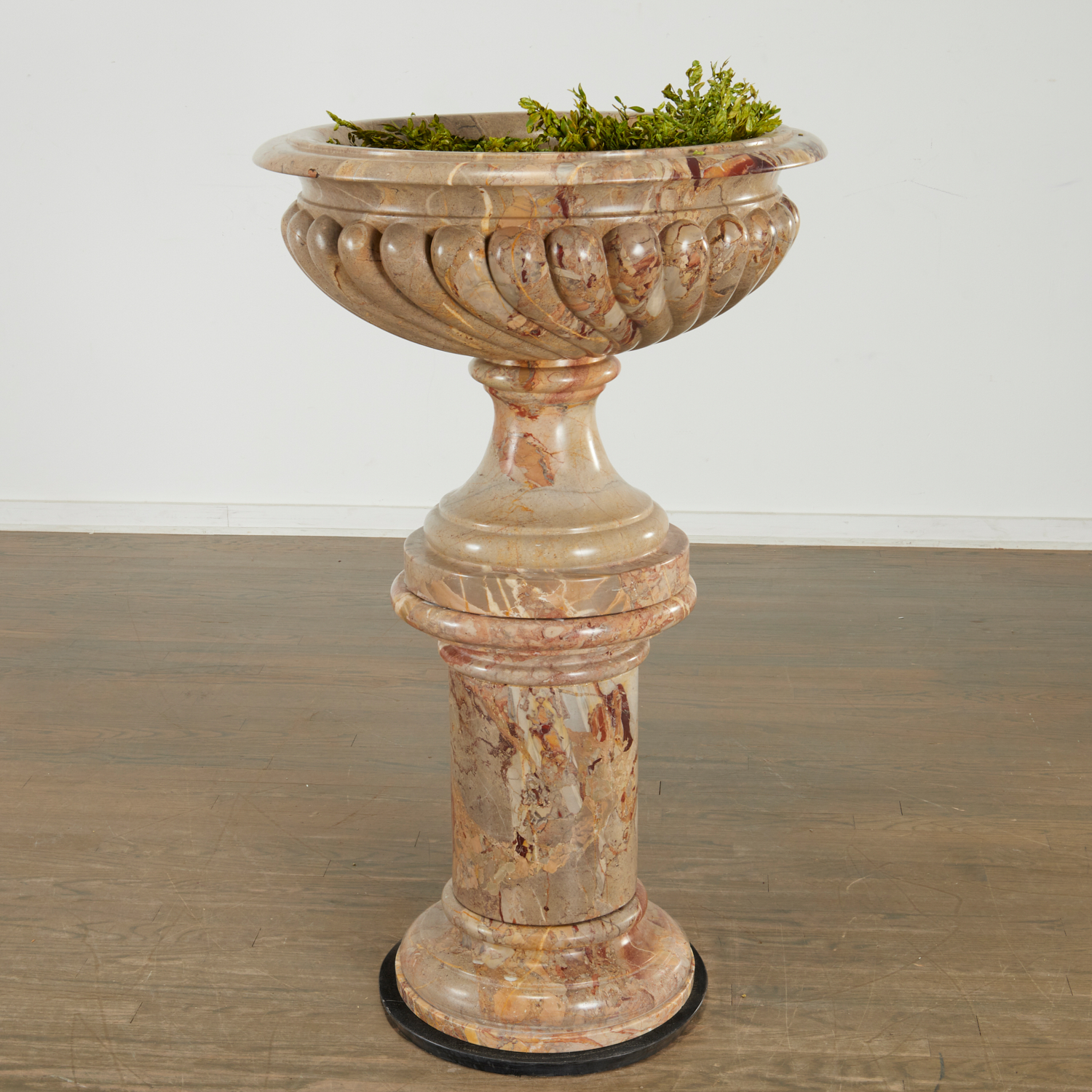 LARGE NEOCLASSIC MARBLE URN AND