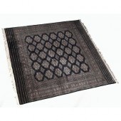 LARGE ORIENTAL STYLE RUGFinely