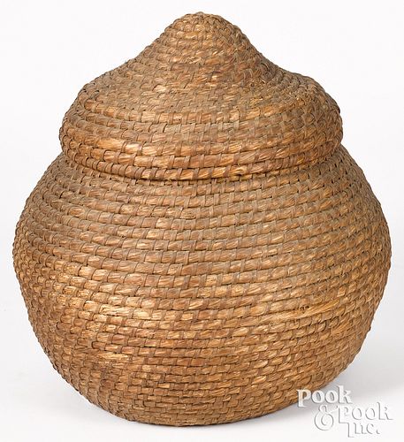 LARGE PENNSYLVANIA LIDDED RYE STRAW