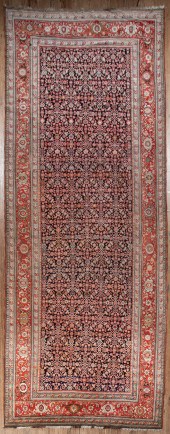 LARGE PERSIAN CARPETLarge Pers