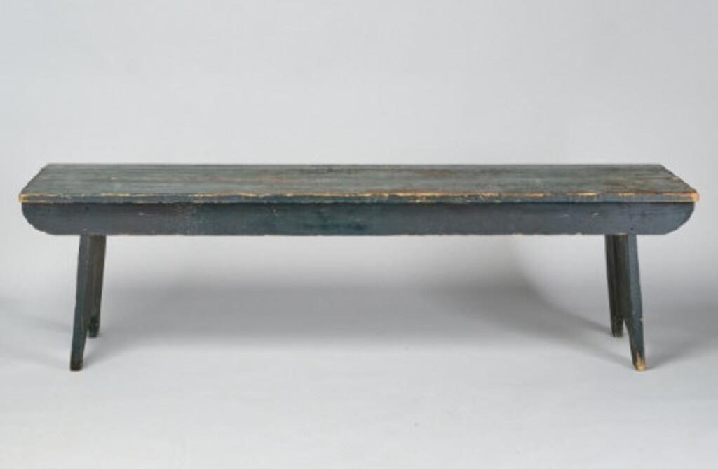 LARGE PINE BENCHA large green
