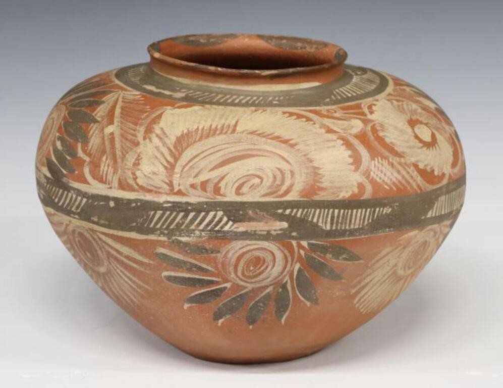 LARGE POTTERY OLLA, HIDALGO,