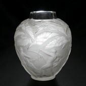 LARGE PRE-WAR LALIQUE GLASS ''