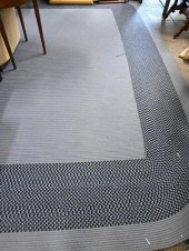 LARGE ROOM SIZE HOOKED RUGLarg