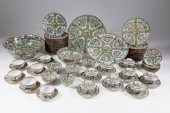 LARGE ROSE MEDALLION DINNER SE
