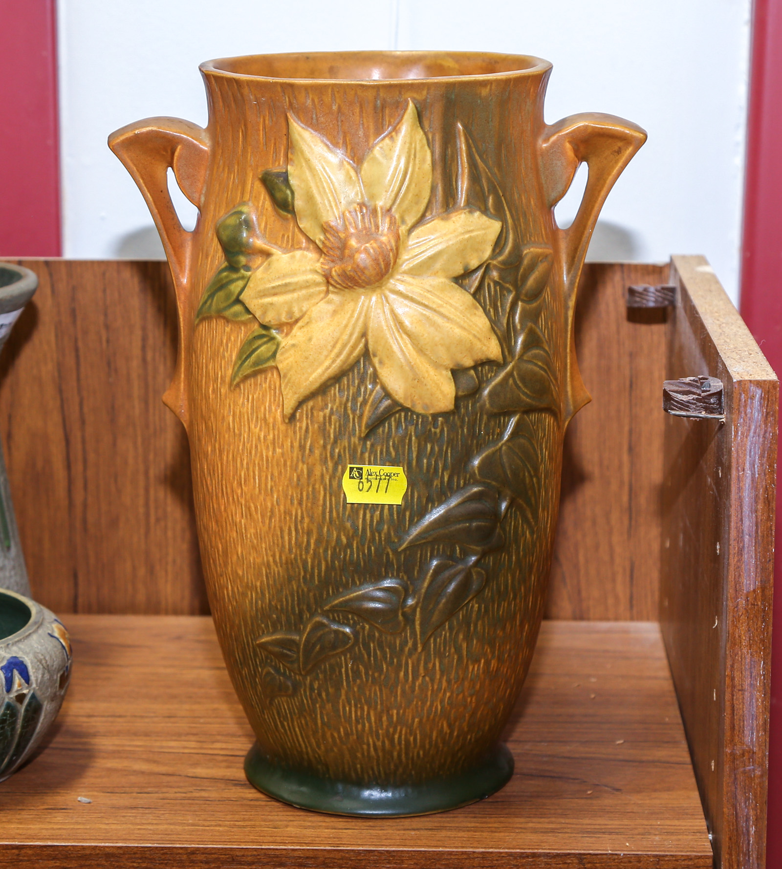LARGE ROSEVILLE VASE Mid-20th