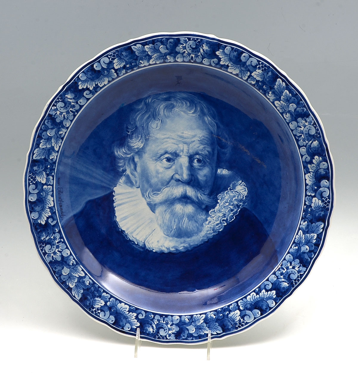 LARGE ROYAL DELFT CHARGER: Large