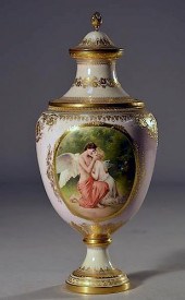 LARGE ROYAL VIENNA COVERED URN
