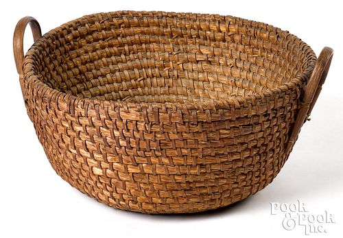 LARGE RYE STRAW FIELD BASKET,