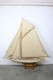 LARGE SCALE MODEL SAIL BOAT,<b