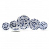 LARGE SET OF MEISSEN BLUE ONIO