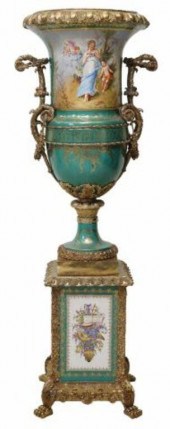 LARGE SEVRES STYLE PORCELAIN U